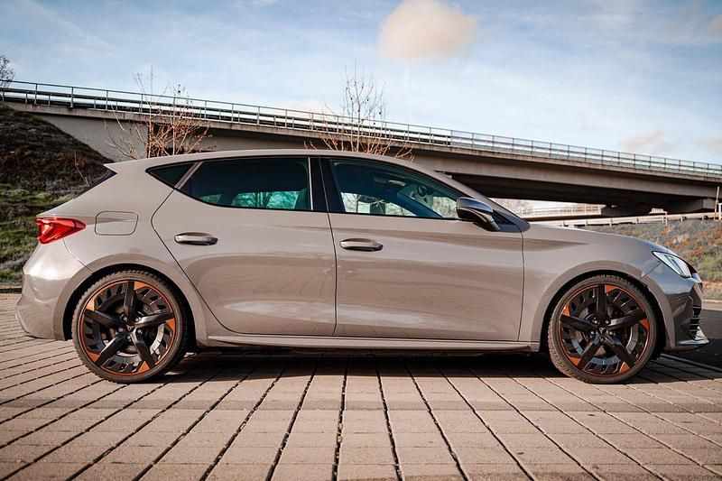 Gebraucht Cupra Leon 245 PS (180 kW) 2021 Grau Limousine