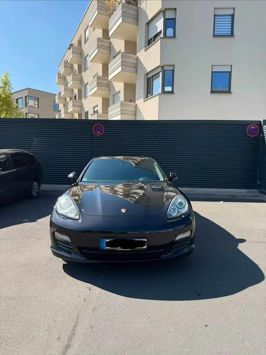 Gebraucht Porsche Panamera 300 PS (220 kW) 2012 Schwarz Kleinwagen