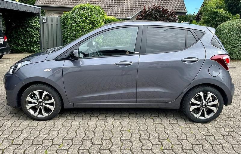 Gebraucht Hyundai i10 87 PS (63 kW) 2019 Grau Kleinwagen