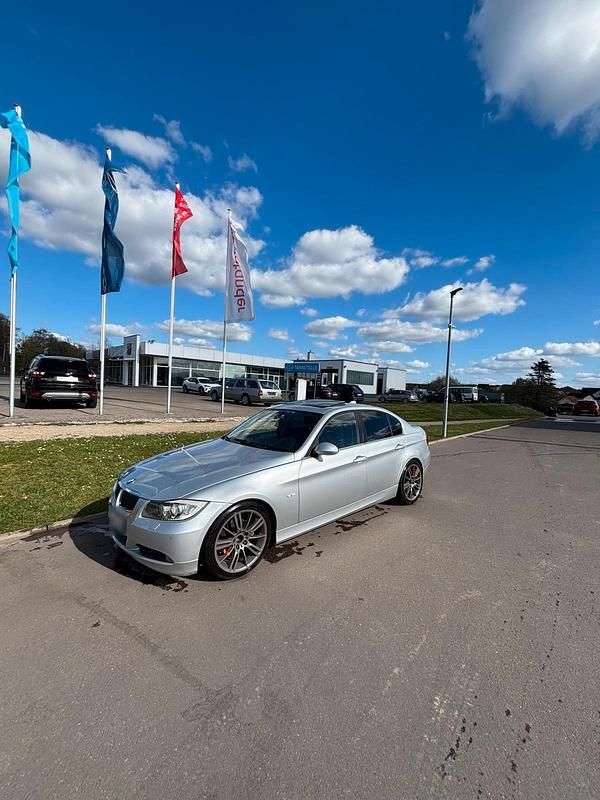 Gebraucht BMW 325 214 PS (157 kW) 2005 Silber Limousine