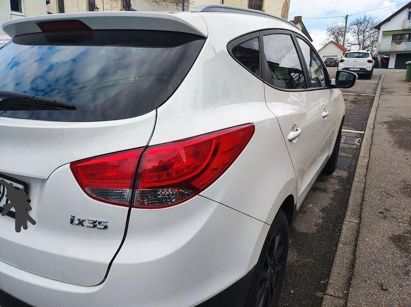 Gebraucht Hyundai ix35 Edition 135 PS (99 kW) 2013 Weiß SUV