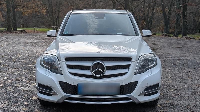 Weiß Gebraucht 2014 Mercedes GLK250 SUV | 14.500 € (Fairer Preis) - Bild 1/4
