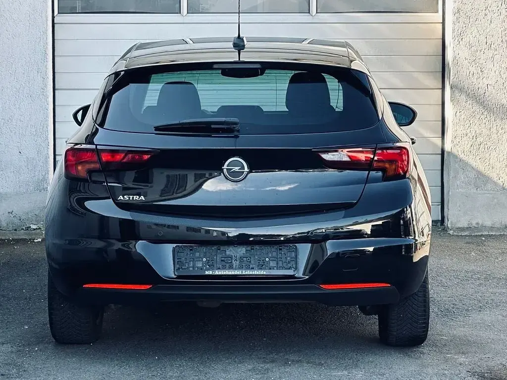 Gebraucht Opel Astra 145 PS (106 kW) 2020 Schwarz Limousine