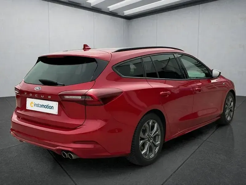 Gebraucht Ford Focus 155 PS (114 kW) 2024 Rot Kombi