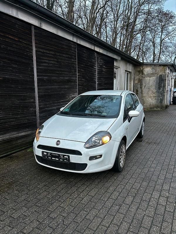 Weiß Gebraucht 2013 Fiat Punto Kleinwagen | 2.400 € (Superpreis) - Bild 1/4