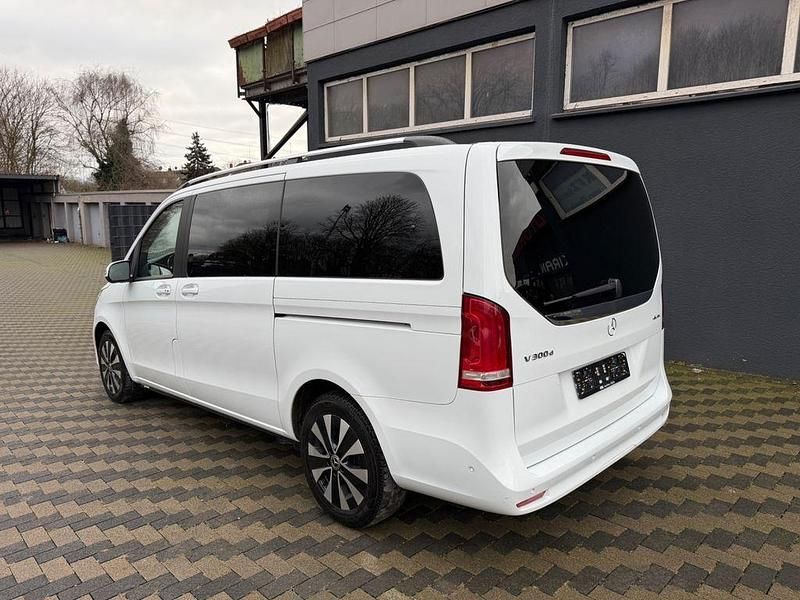 Gebraucht Mercedes V300 Avantgarde Edition 237 PS (174 kW) 2022 Weiß Van / Kleinbus