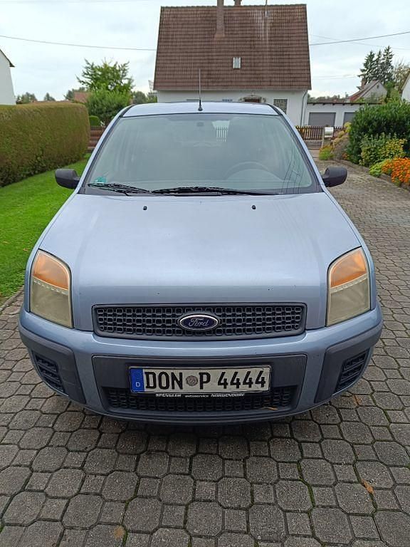 Grau Gebraucht 2007 Ford Fusion Style Limousine | 500 € (Superpreis) - Bild 1/4