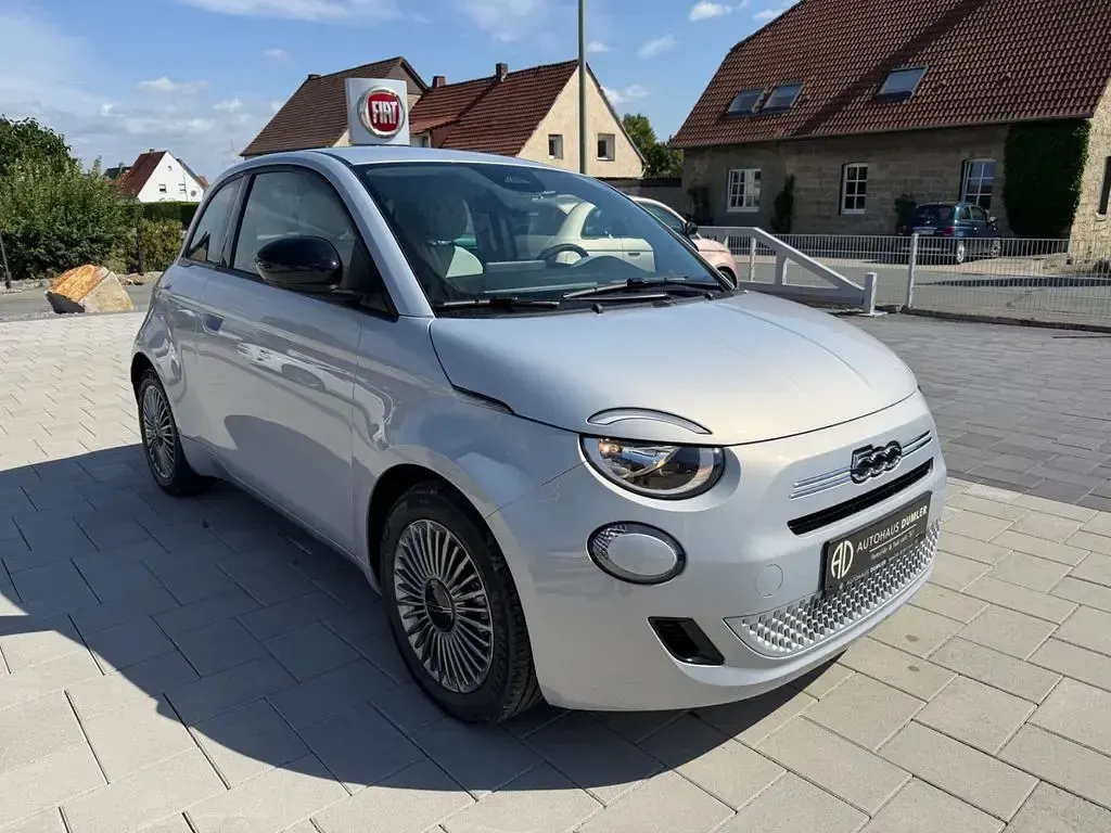 Neu Fiat 500 Icon 65 PS (47 kW) 2026 Blau