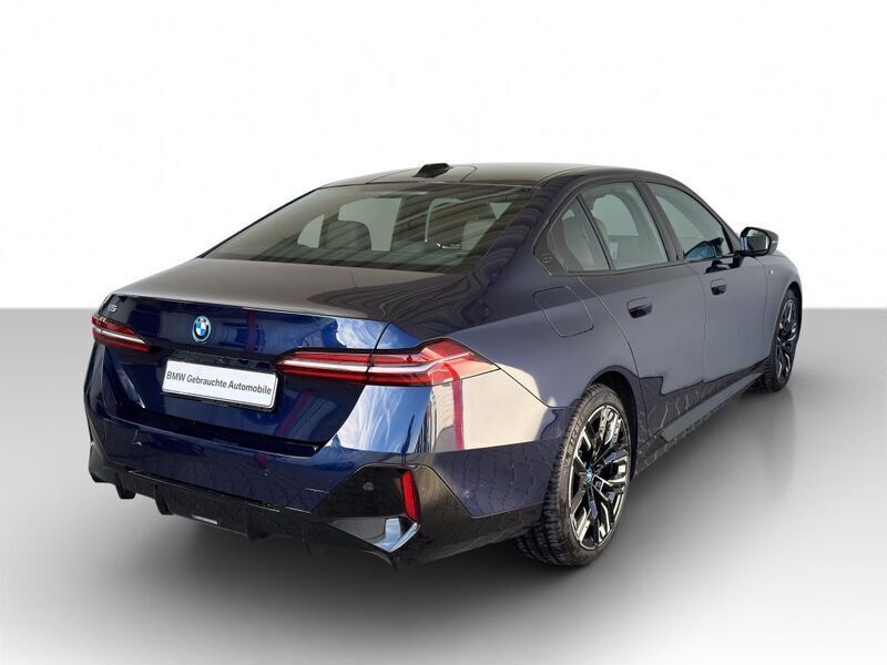 Gebraucht BMW i5 M Sport 442 kW (601 PS) 2024 Bmw individual tansanitblaumet Limousine