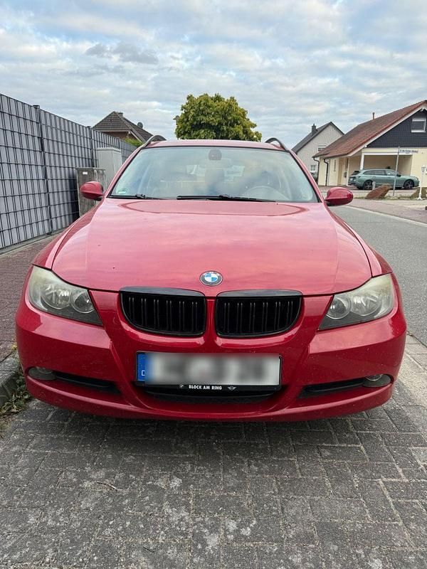 Rot Gebraucht 2007 BMW 318 Kombi | 2.199 € (Superpreis) - Bild 1/4
