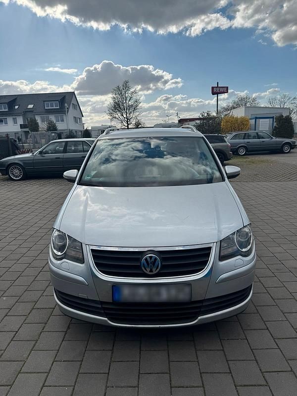Gebraucht VW Touran 140 PS (102 kW) 2009 Silber Van / Kleinbus