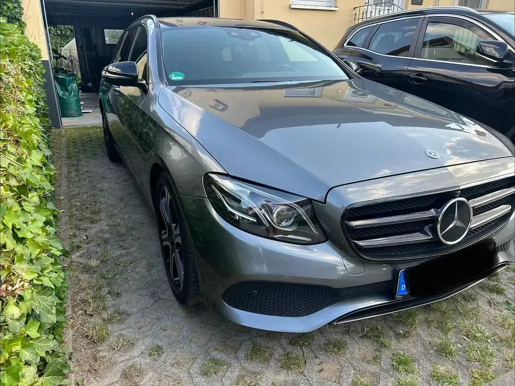Gebraucht Mercedes E250 211 PS (155 kW) 2018 Grau Limousine