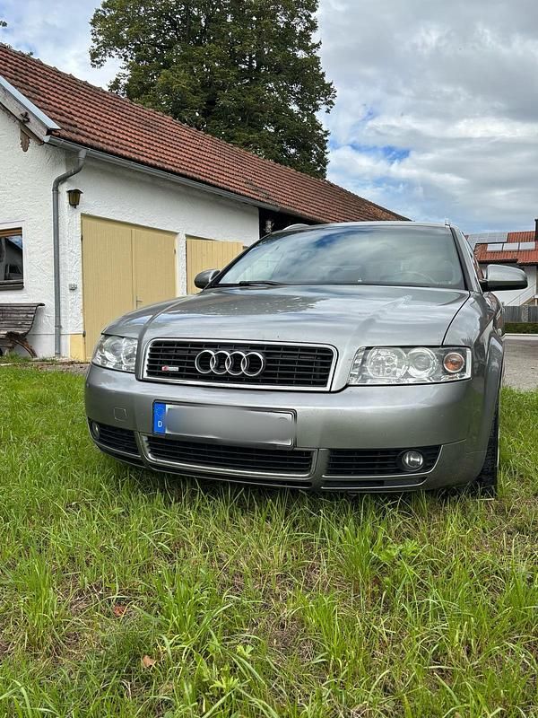 Grau Gebraucht 2003 Audi A4 S-Line Kombi | 3.500 € (Teuer) - Bild 1/4