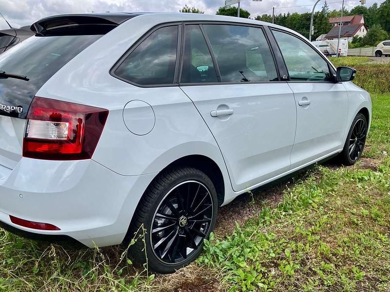 Gebraucht Skoda Rapid Monte Carlo 90 PS (66 kW) 2018 Moonweiss metallic Kleinwagen
