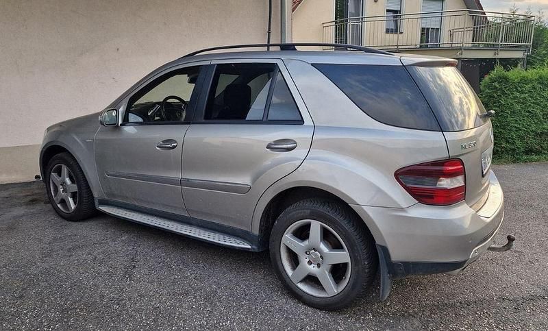 Silber Gebraucht 2006 Mercedes ML320 SUV | 7.650 € (Teuer) - Bild 1/4