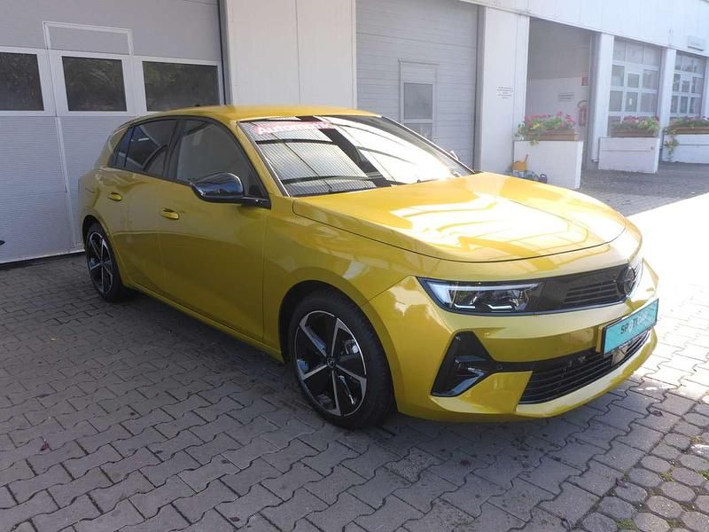 Gebraucht Opel Astra 131 PS (96 kW) 2024 Kult gelb metalliclackierung Kleinwagen