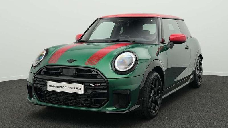Grün Gebraucht 2024 Mini John Cooper Works Kleinwagen | 32.086 € (Etwas zu teuer) - Bild 1/4