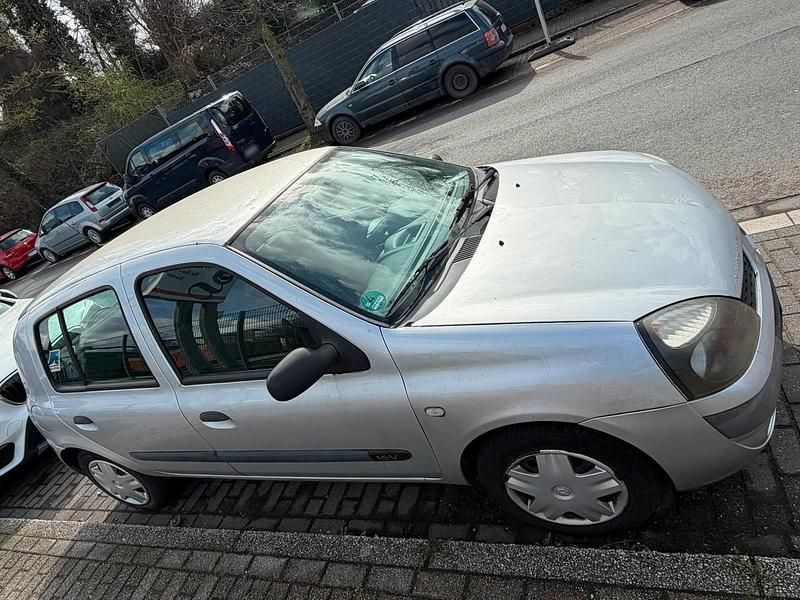 Gebraucht Renault Clio II 75 PS (55 kW) 2005 Silber Kleinwagen