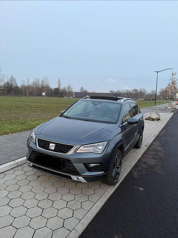 Grau Gebraucht 2017 Seat Ateca 4Drive SUV | 16.900 € (Guter Preis) - Bild 1/4