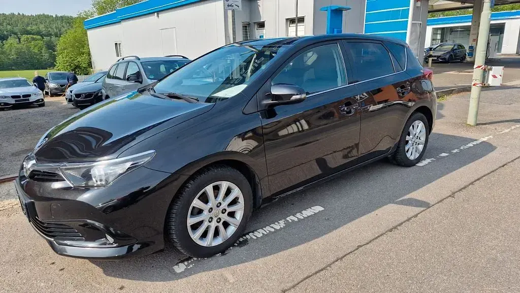 Gebraucht Toyota Auris Comfort 116 PS (85 kW) 2015 Schwarz Limousine