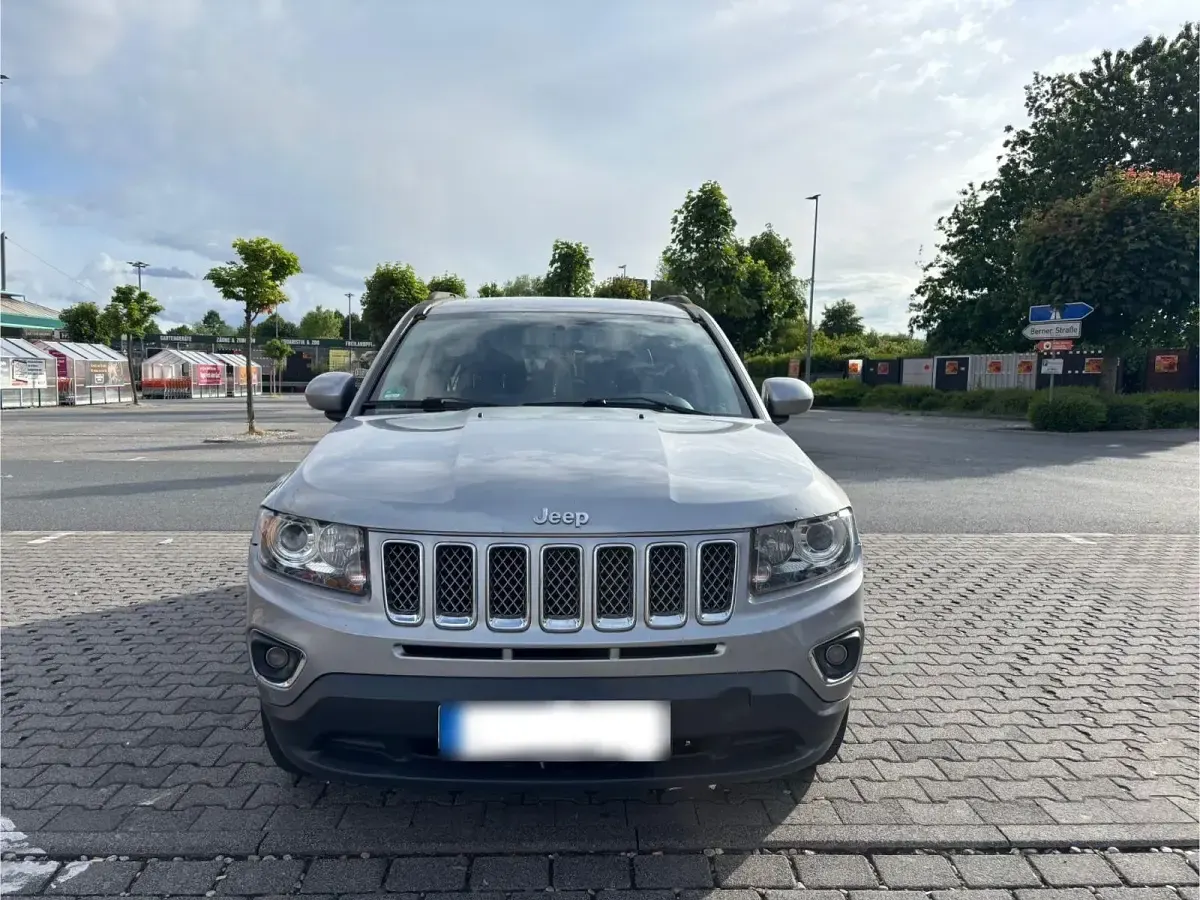 Gebraucht Jeep Compass Limited 136 PS (100 kW) 2014 Grau SUV