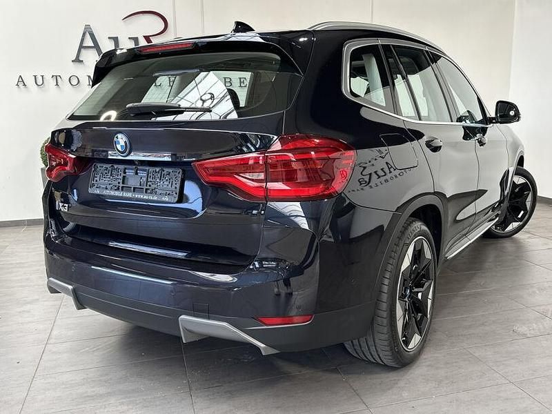 Gebraucht BMW iX3 Impressive 210 kW (286 PS) 2021 Carbonschwarz SUV