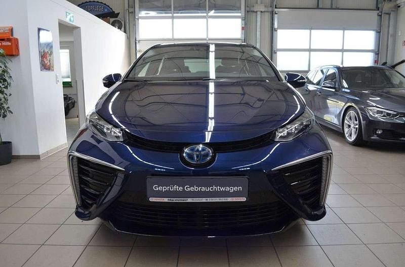 Gebraucht Toyota Mirai Basis 182 PS (133 kW) 2019 Blau Limousine