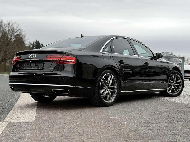 Gebraucht Audi A8 Ambiente 258 PS (189 kW) 2015 Havannaschwarz metallic Limousine