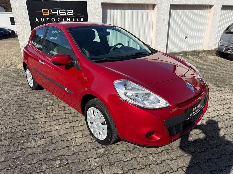 Gebraucht Renault Clio III Expression 75 PS (55 kW) 2010 Rot Kleinwagen