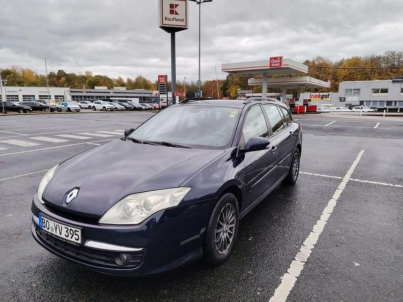 Gebraucht Renault Laguna GrandTour Dynamique 140 PS (102 kW) 2010 Blau Kombi