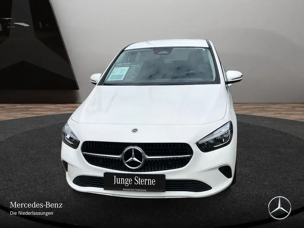 Gebraucht Mercedes B200 Progressive 163 PS (119 kW) 2025 Weiß Kleinwagen