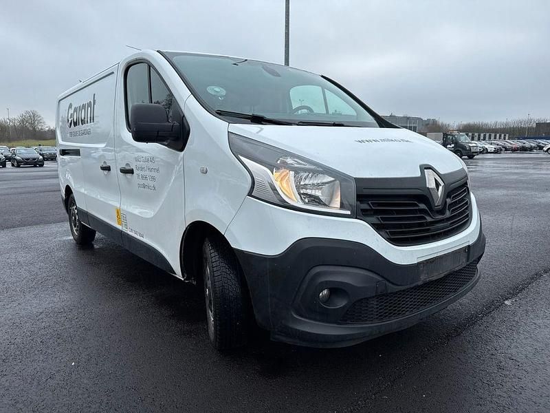Gebraucht Renault Trafic 120 PS (88 kW) 2016 Weiß Van / Kleinbus