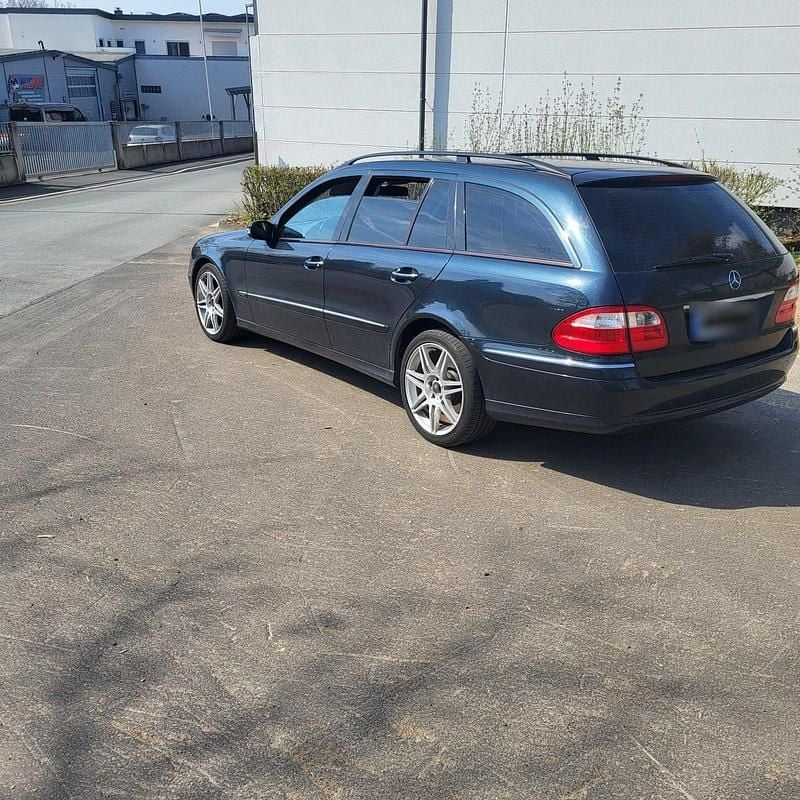 Second-hand Mercedes E280 177 CP (130 kW) 2004 Albastru Break