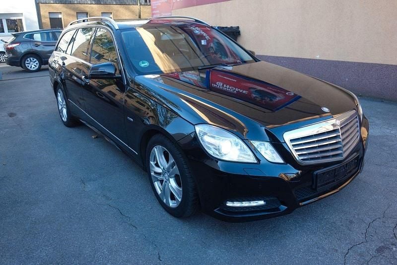 Gebraucht Mercedes E350 Avantgarde 292 PS (214 kW) 2010 Schwarz Kombi