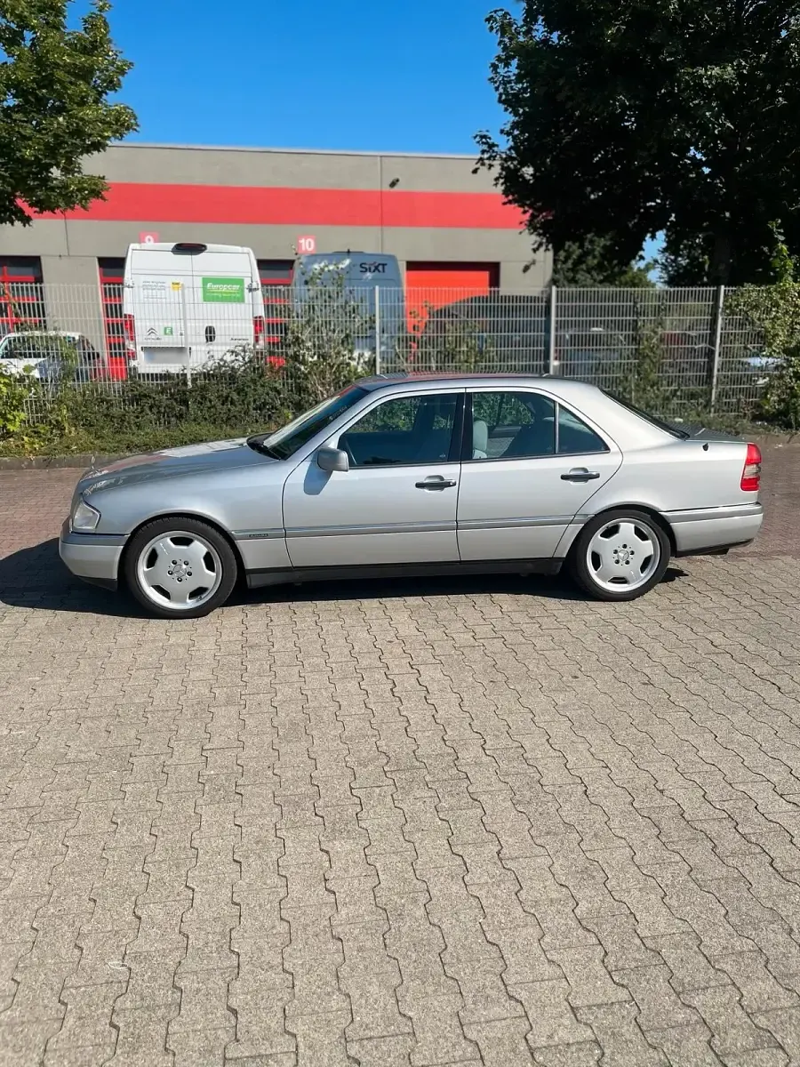 Gebraucht Mercedes C200 Elegance 136 PS (100 kW) 1994 Silber Limousine