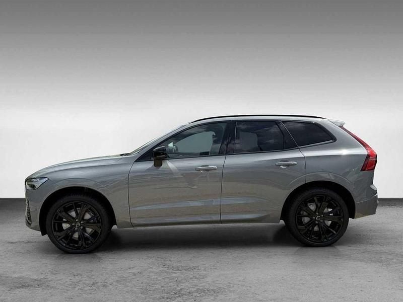 Neu Volvo XC60 Plus 250 PS (183 kW) 2026 Grau SUV