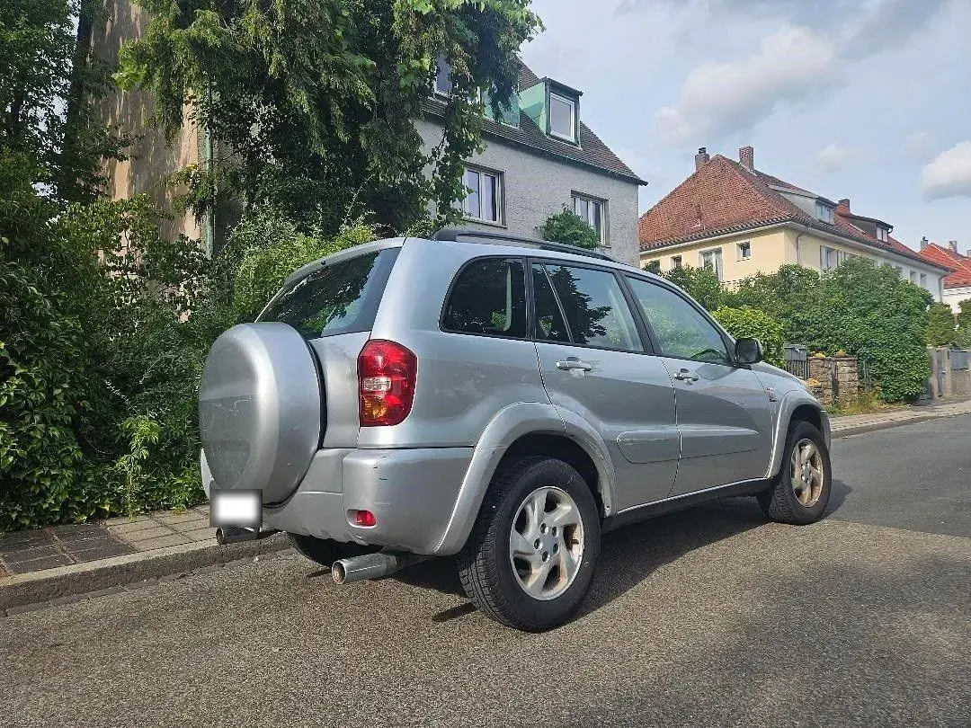 Gebraucht Toyota RAV4 Sol 150 PS (110 kW) 2005 Silber SUV