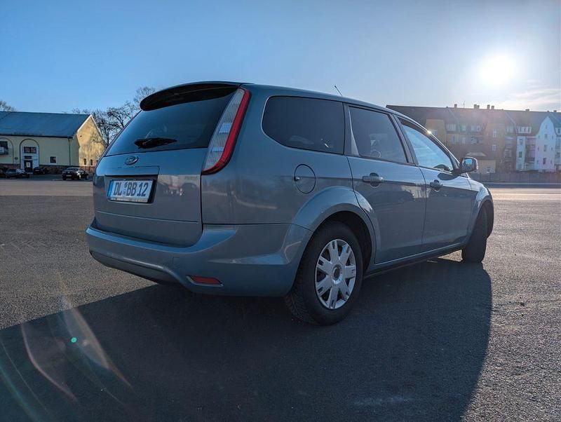 Gebraucht Ford Focus 101 PS (74 kW) 2009 Blau Limousine