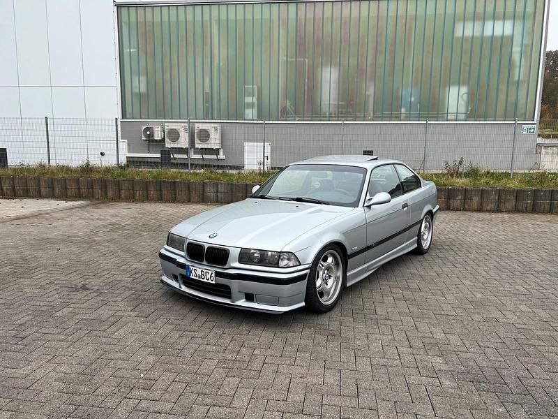 Silber Gebraucht 1997 BMW 328 M Sport Coupé | 14.999 € (Etwas zu teuer) - Bild 1/4