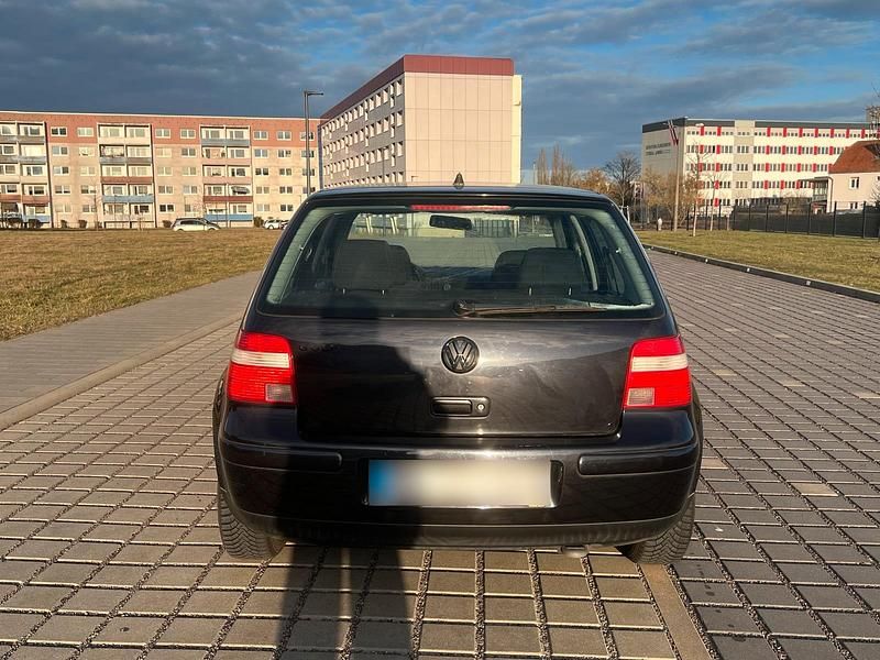 Gebraucht VW Golf IV 75 PS (55 kW) 2003 Schwarz Kleinwagen