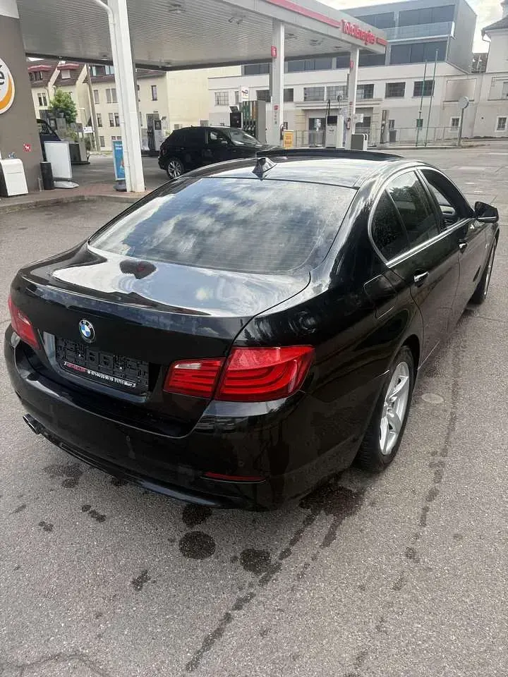 Gebraucht BMW 520 184 PS (135 kW) 2012 Schwarz Limousine