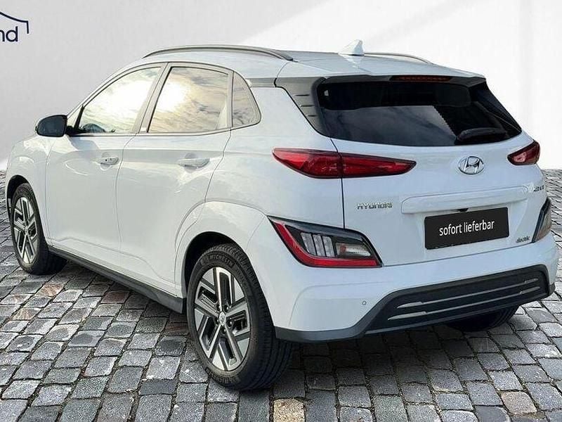 Gebraucht Hyundai Kona Trend 100 kW (136 PS) 2021 Weiss SUV