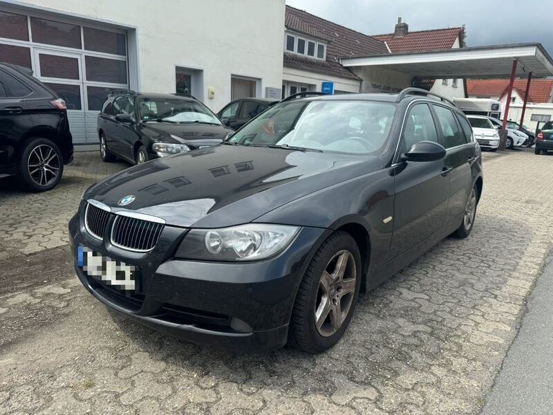 Gebraucht BMW 325 Advantage 218 PS (160 kW) 2007 Schwarz Kombi