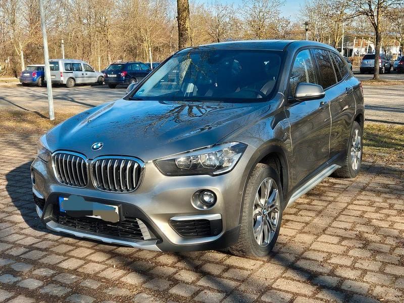 Silber Gebraucht 2016 BMW X1 Comfort Edition SUV | 16.300 € (Guter Preis) - Bild 1/4