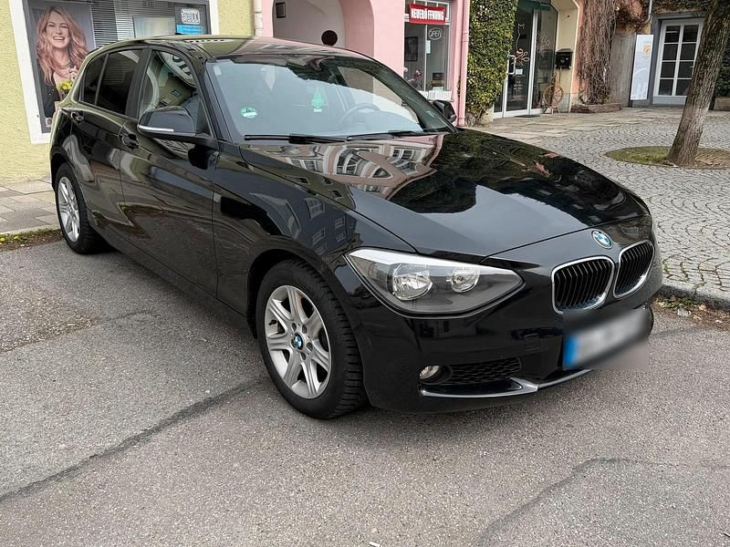 Gebraucht BMW 116 136 PS (100 kW) 2012 Schwarz Kleinwagen