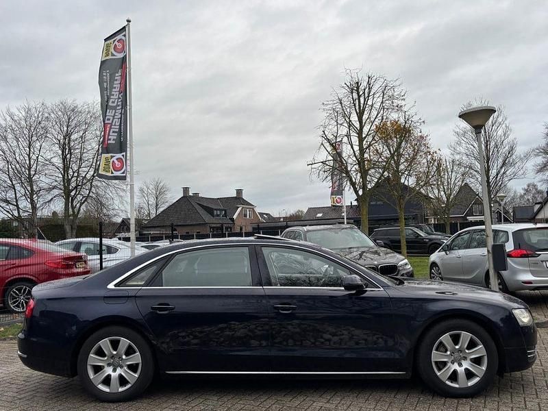 Second-hand Audi A8L 290 CP (213 kW) 2011 Albastru Berlinǎ