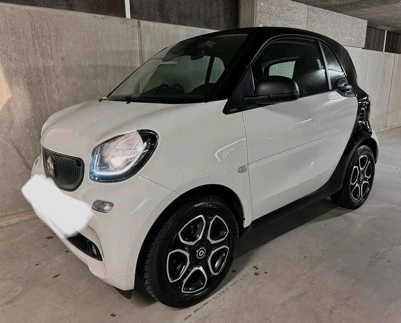 Weiß Gebraucht 2017 Smart ForTwo Coupé Passion Coupé | 10.750 € (Guter Preis) - Bild 1/4