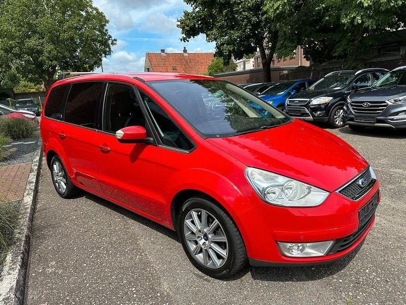 Gebraucht Ford Galaxy Ghia 140 PS (102 kW) 2009 Rot Van / Kleinbus