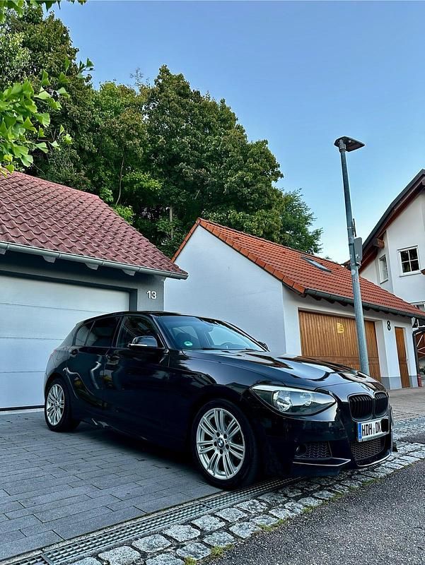 Schwarz Gebraucht 2012 BMW 116 M Sport Kleinwagen | 12.000 € (Teuer) - Bild 1/4