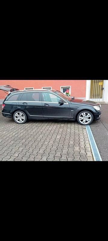 Gebraucht Mercedes C250 204 PS (150 kW) 2009 Schwarz Kombi